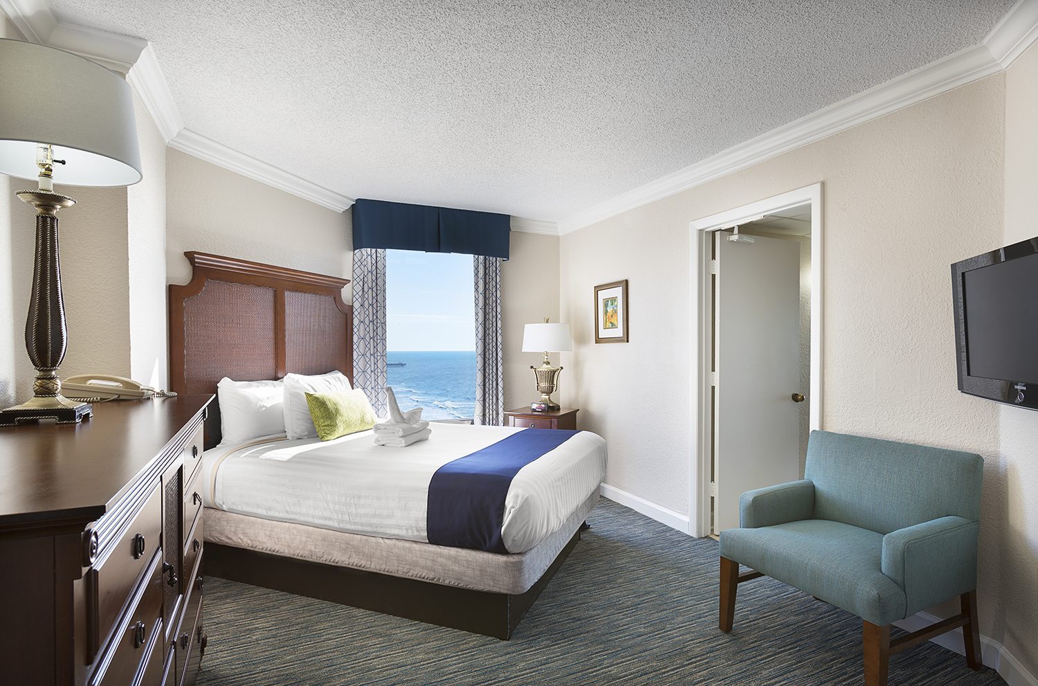 Oceanfront Queen Junior Suite