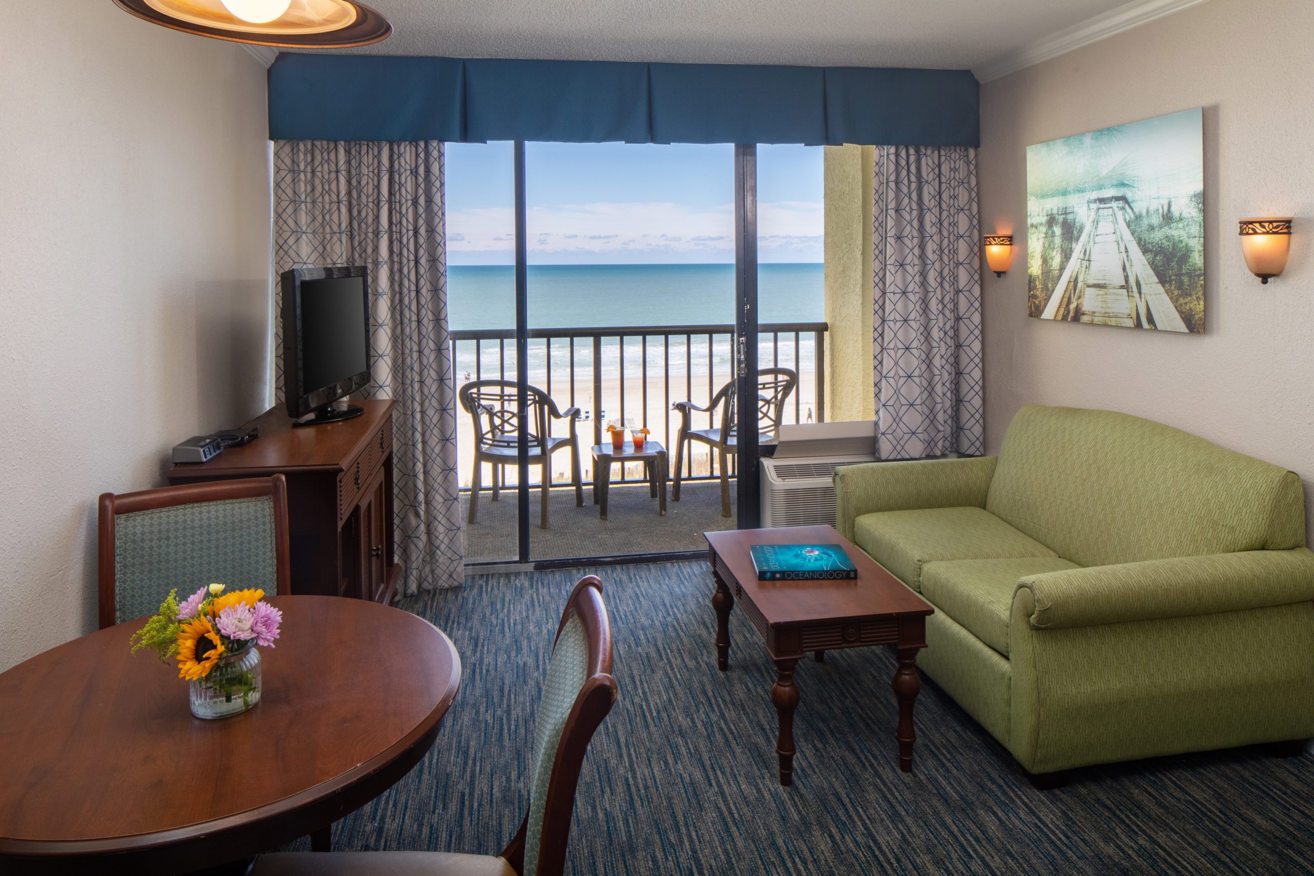 Oceanview Junior Whirlpool Suite - Sea Crest Oceanfront Resort 