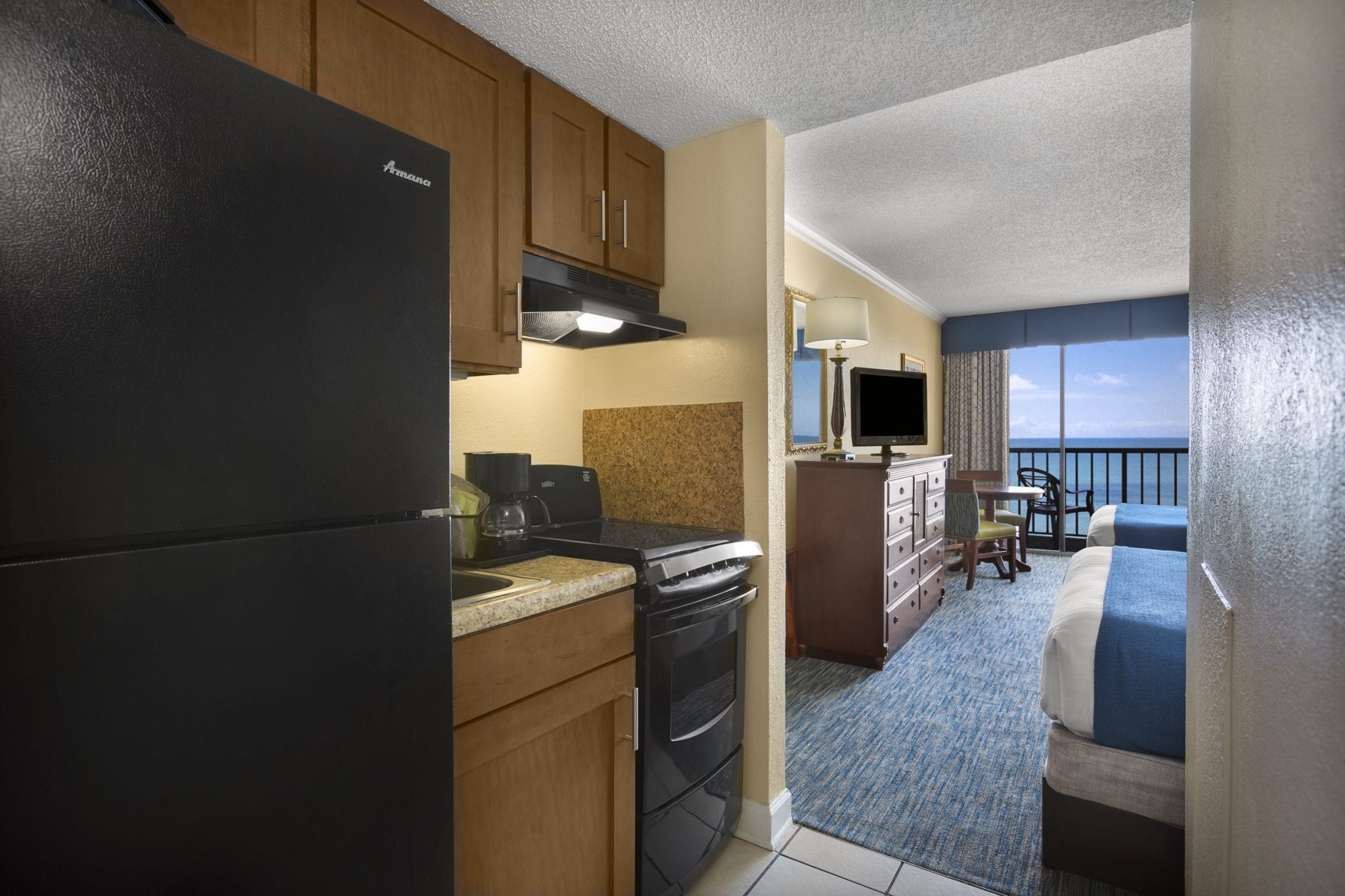 oceanfront-efficiency-room-at-sea-crest-resort-myrtle-beach
